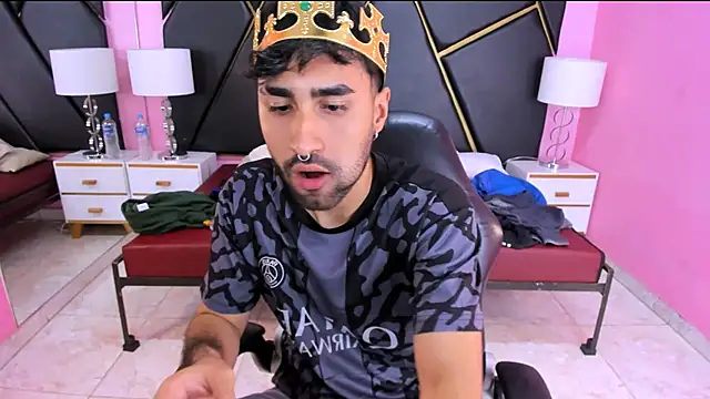 MilanZaire online show from 10-30-25, 01:48