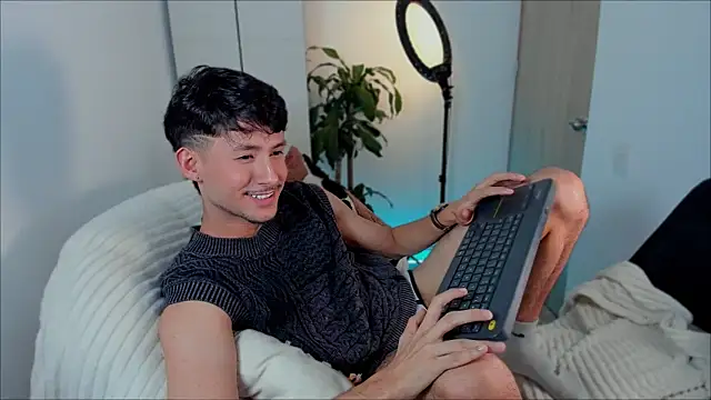 dimitri targaryen online show from 12-20-24, 06:40