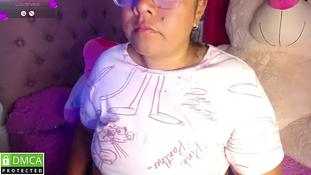 KittyHot20 online show from 11-17-25, 01:42