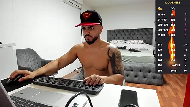 supermanboy94 online show from 10-16-25, 06:10