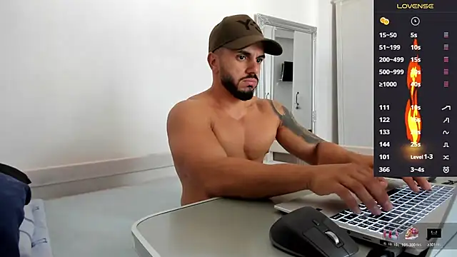 Snapshot of supermanboy94 chatting on 07-24-26, 07:15 supermanboy94 online show from 07-24-26, 07:15