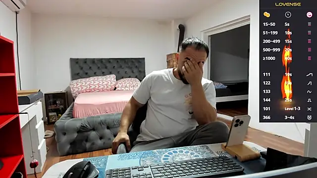 supermanboy94 online show from 11-06-25, 06:28