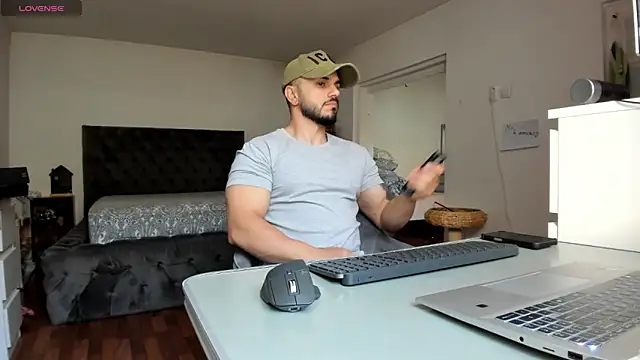 supermanboy94 online show from 04-15-26, 05:35