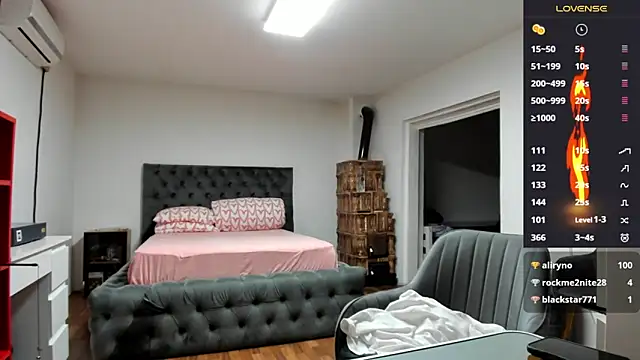 supermanboy94 online show from 11-10-25, 06:40