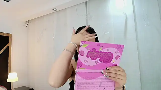 lina bedoya  online show from 10-06-25, 11:44