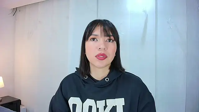 lina bedoya  online show from 09-30-25, 11:27