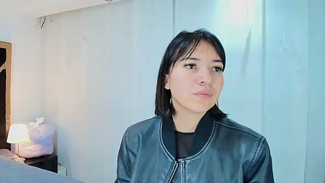 lina bedoya  online show from 10-02-25, 11:35