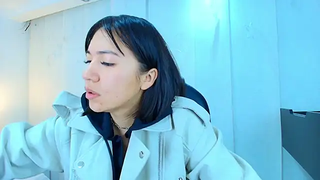 lina bedoya  online show from 11-29-25, 11:32