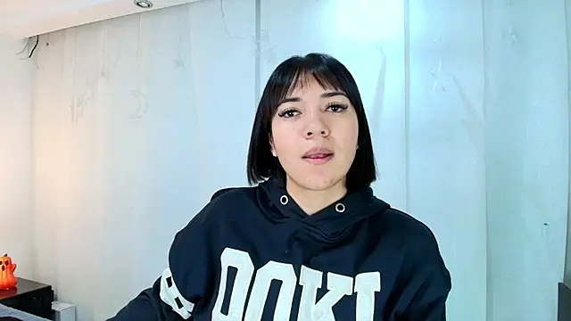 lina bedoya  online show from 10-21-25, 11:31