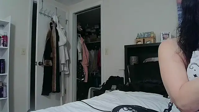 CrystalLakeXO online show from 10-12-25, 06:26