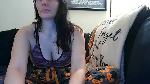 CrystalLakeXO online show from 09-29-25, 04:52