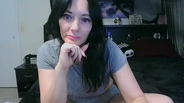 Snapshot of CrystalLakeXO chatting on 04-26-26, 05:16 CrystalLakeXO online show from 04-26-26, 05:16