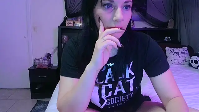 Snapshot of CrystalLakeXO chatting on 05-12-26, 03:47 CrystalLakeXO online show from 05-12-26, 03:47