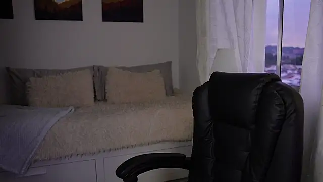 SaraParisi online show from 10-25-25, 10:43