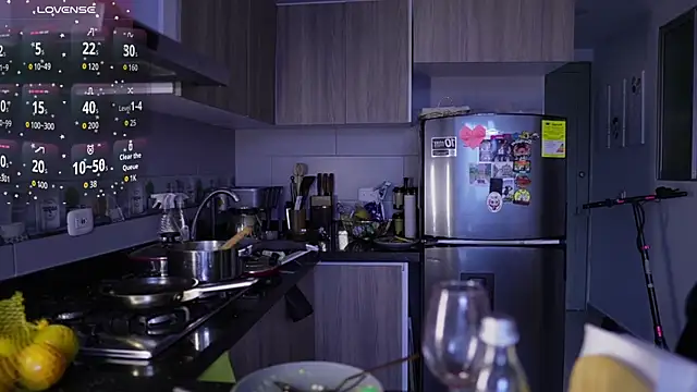 SaraParisi online show from 11-14-25, 10:13