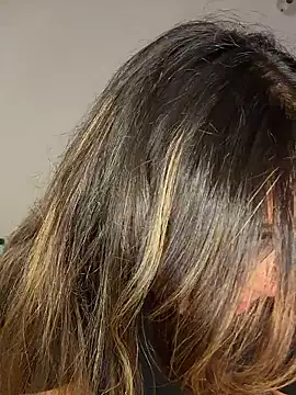 Snapshot of SaraParisi chatting on 01-15-26, 11:52 SaraParisi online show from 01-15-26, 11:52