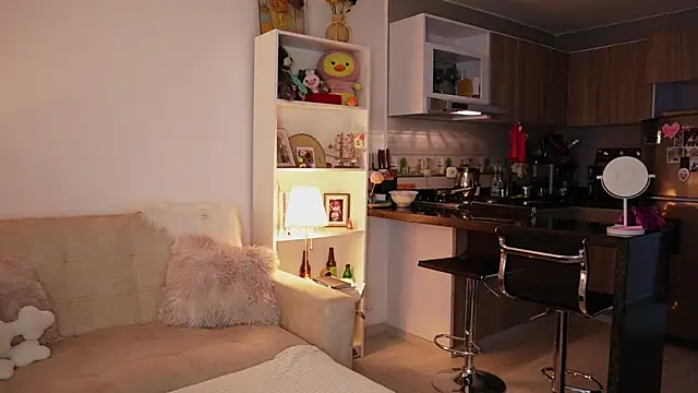 Snapshot of SaraParisi chatting on 02-08-26, 12:19 SaraParisi online show from 02-08-26, 12:19