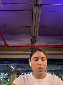 SaraParisi online show from 11-05-25, 04:21