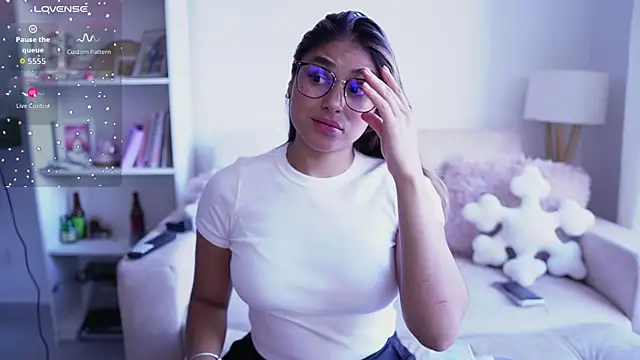 SaraParisi online show from 10-21-25, 10:31