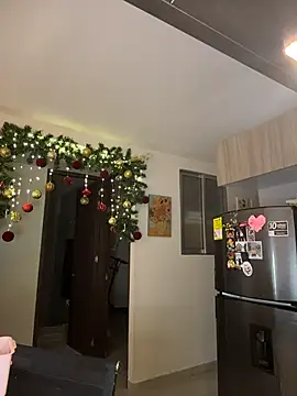 SaraParisi online show from 11-24-25, 10:54