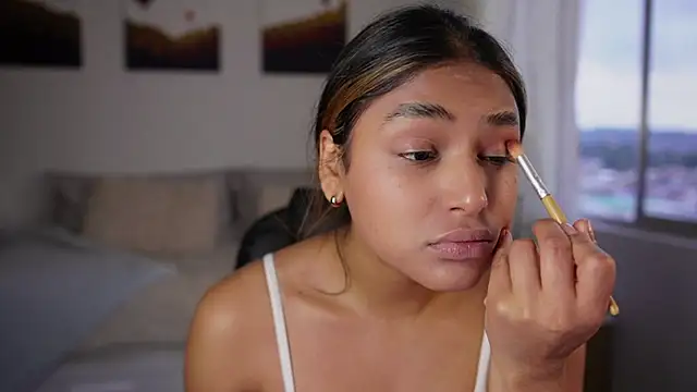 SaraParisi online show from 10-23-25, 10:30