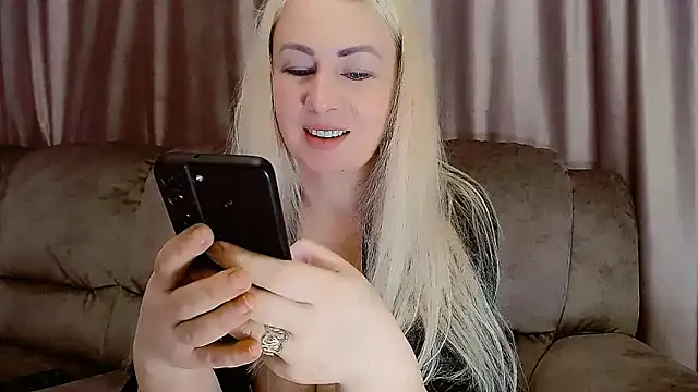 Snapshot of Olesya chatting on 02-05-25, 06:56 Olesya online show from 02-05-25, 06:56
