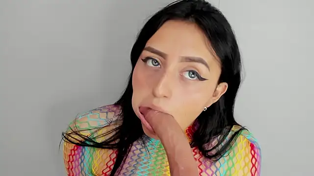 Snapshot of Lesly_sexy4u chatting on 02-15-26, 03:29 Lesly sexy4u online show from 02-15-26, 03:29