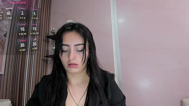 Snapshot of Lesly_sexy4u chatting on 10-20-25, 06:41 Lesly sexy4u online show from 10-20-25, 06:41