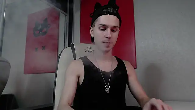 Joseph  Quinn online show from 09-20-25, 12:43