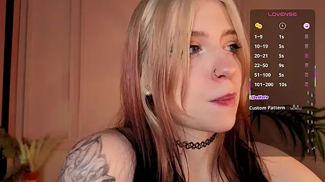 arielabradberry online show from 11-04-25, 02:32