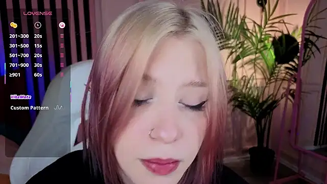 arielabradberry online show from 10-09-25, 03:45