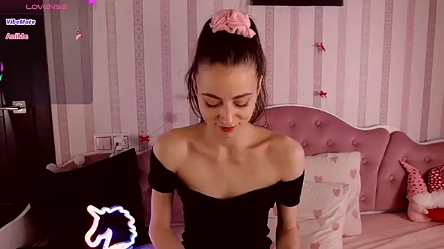 Snapshot of AliceNikke chatting on 03-01-25, 12:50 AliceNikke online show from 03-01-25, 12:50