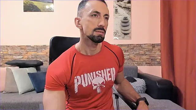 HotHunkTrainer online show from 11-07-25, 08:08