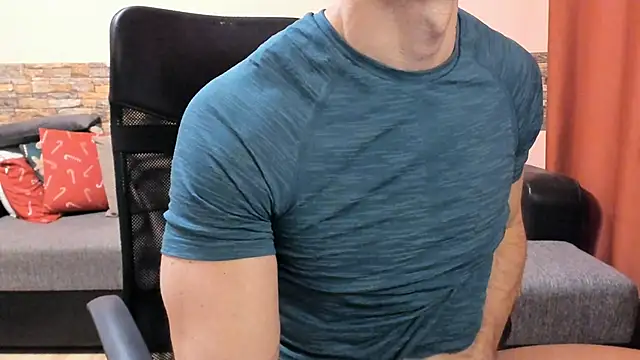 HotHunkTrainer online show from 03-06-26, 08:20