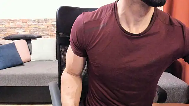 HotHunkTrainer online show from 11-26-25, 08:03