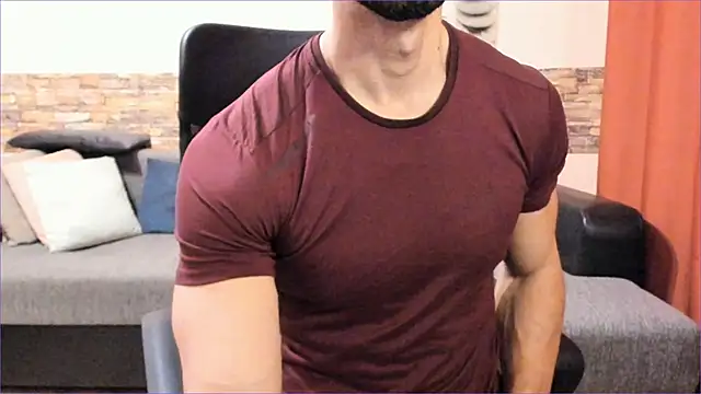 HotHunkTrainer online show from 11-22-25, 07:40