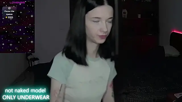 Snapshot of Miya_Dream_UKR chatting on 01-19-25, 01:32 Miya Dream UKR online show from 01-19-25, 01:32