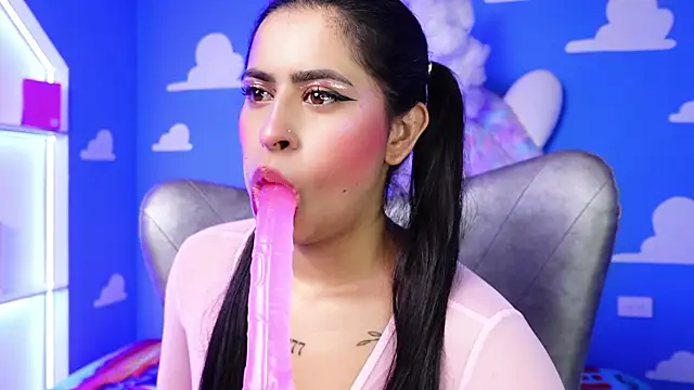 Snapshot of miss_romyna chatting on 07-03-26, 10:44 miss romyna online show from 07-03-26, 10:44