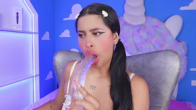 miss romyna online show from 10-15-25, 11:07