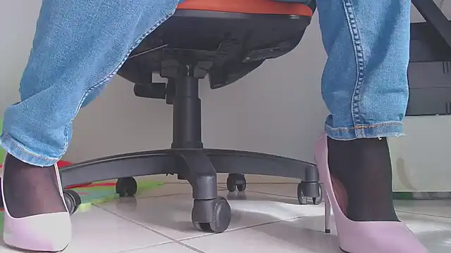 Snapshot of angeldevil193 chatting on 02-20-25, 09:55 angeldevil193 online show from 02-20-25, 09:55