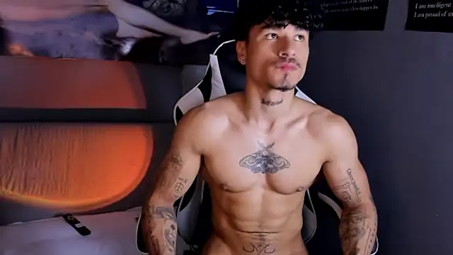 Snapshot of Thomas_Fit1 chatting on 04-22-26, 07:53 Thomas Fit1 online show from 04-22-26, 07:53
