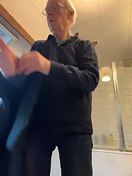 Snapshot of martxxxxx chatting on 02-28-26, 10:15 martxxxxx online show from 02-28-26, 10:15