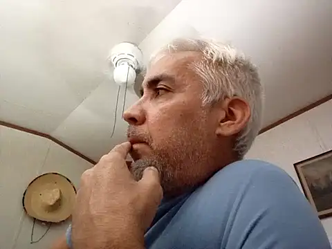 Xoc8  online show from 11-16-25, 10:24