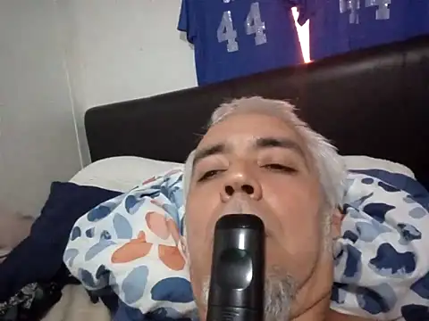 Xoc8  online show from 09-08-25, 08:41