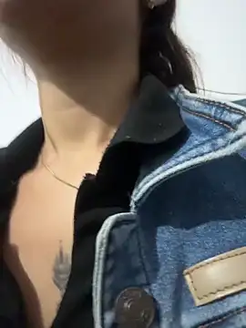 Snapshot of AnthonelaDuque chatting on 02-11-26, 11:32 AnthonelaDuque online show from 02-11-26, 11:32