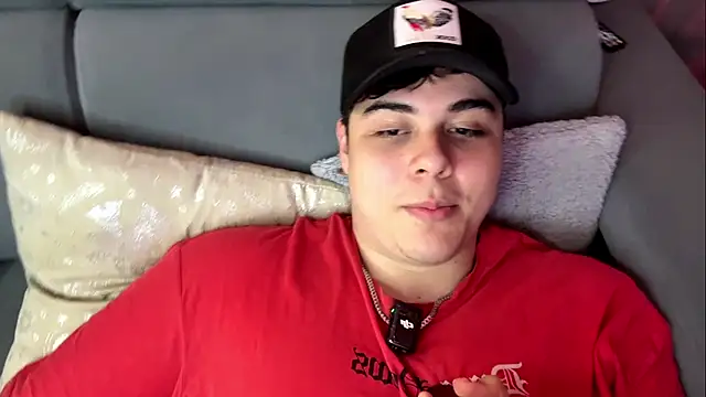 Snapshot of odin_blake chatting on 10-21-25, 02:44 odin blake online show from 10-21-25, 02:44