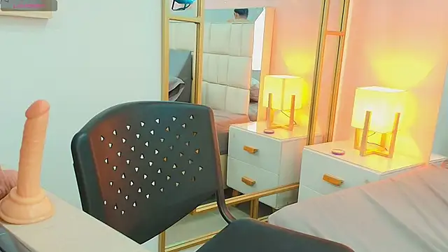 anahi maite online show from 12-20-25, 08:33