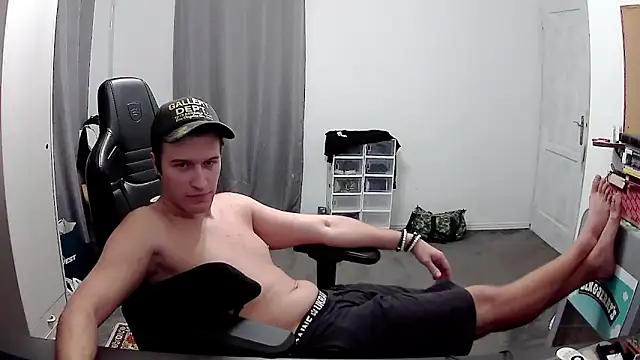 PKrisztian online show from 10-31-25, 03:30