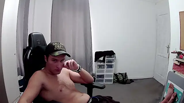 PKrisztian online show from 10-10-25, 10:49