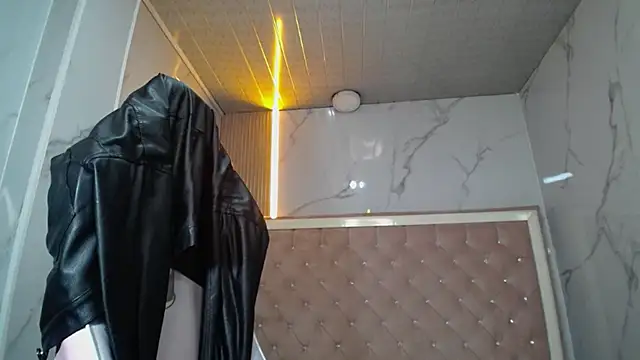 skeler lovd b  online show from 04-22-26, 12:39